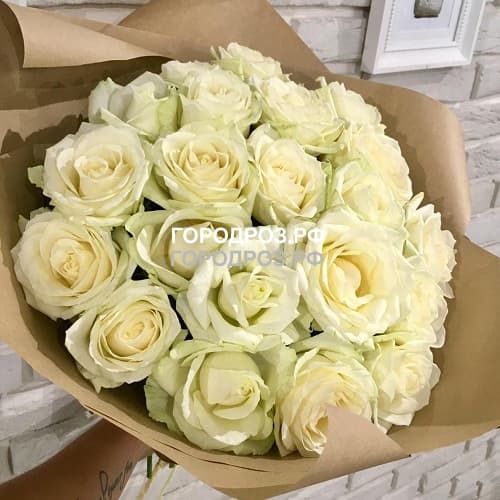 Букет из 21 белой розы