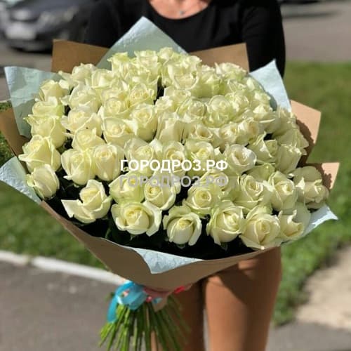 Букет из 85 белых роз